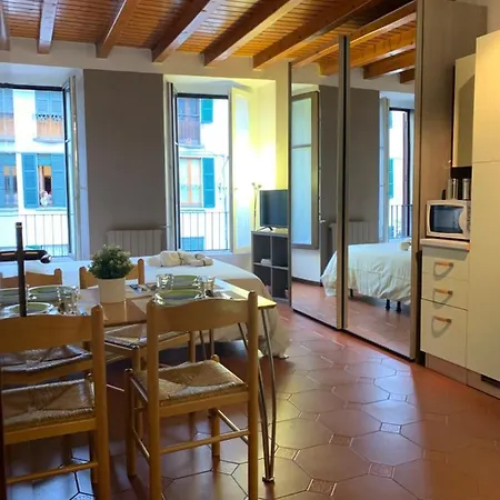 Appartamento Finestra Su